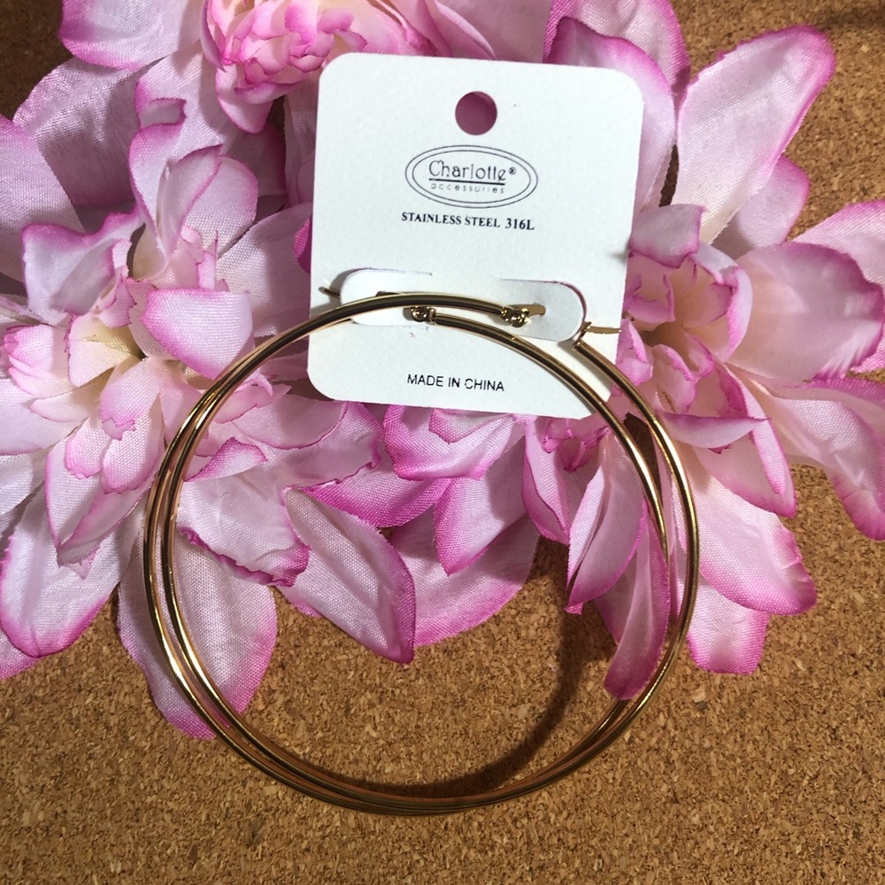 thin gold hoop - Picture 1 of 7